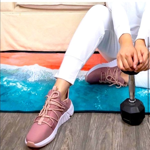 Fabletics lavender sneakers NWOT - Picture 1 of 13